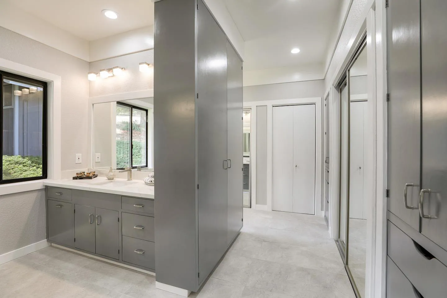 Barcelona Estates 4x4 porcelain tile flooring